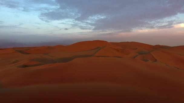 秘鲁Huacachina沙漠沙丘上的落日空中景观 — 图库视频影像