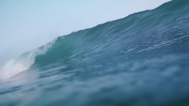 Slow Motion Close Big Tube Wave Sweeps Camera Sunny Summer — Stock Video