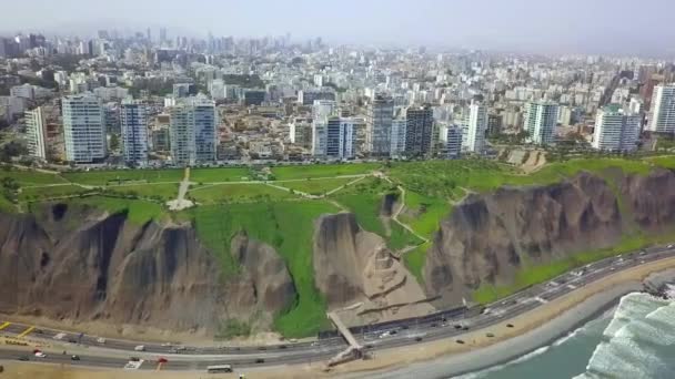 Flygfoto Med Drönare Miraflores Strandpromenad Den Gröna Kusten Och Stilla — Stockvideo