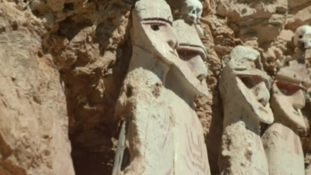 秘鲁北部Karajia的Sarcophagus靠近南美洲亚马孙省Chachapoyas — 图库视频影像