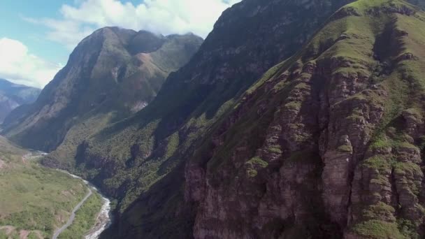 Letecký Pohled Údolí Kaňonu Colca Peru Podél Pohoří Nedaleko Města — Stock video