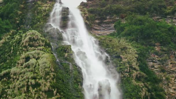 Cachoeira Gocta Com Floresta Tropical Uma Das Mais Altas Cachoeiras — Vídeo de Stock