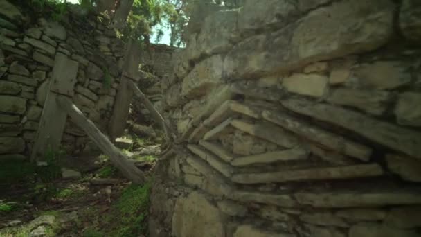 Benteng Kuelap Dengan Dinding Besar Yang Melindungi Benteng Dibangun Oleh — Stok Video