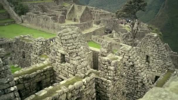 Machu Picchu Paisagem Revelar Lento Rasto Passado Parede Pedra Antiga — Vídeo de Stock