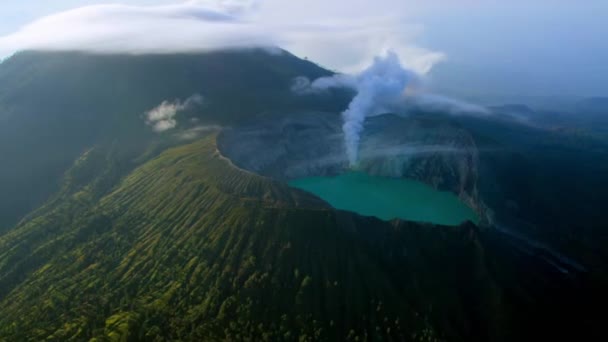 View Ijen Volcano Kawah Ijen Turquoise Coloured Acidic Crater Lake — Stockvideo