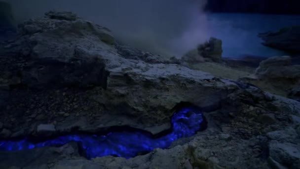 Natuurverschijnsel Bekend Als Blauw Vuur Gezien Door Vulkanische Gassen Die — Stockvideo