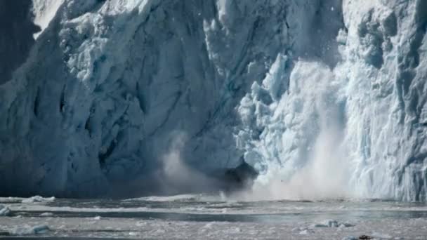 Slow Motion Glacier Ice Collapse Ocean Water North Greenland Arctic — ストック動画