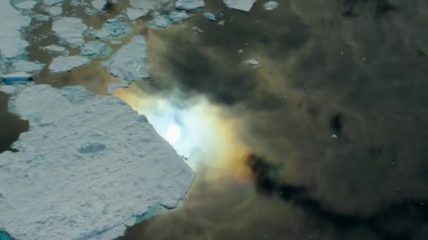 Letecký Pohled Praskliny Tavícím Mořském Ledu Severně Kanadského Arktického Moře — Stock video