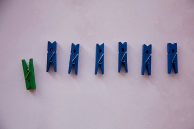 Değişik ol ve kırtasiye mandalları ile farklı kal. - Kalabalıktan uzak dur. Yüksek kalite fotoğraf