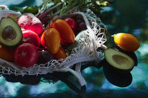 Fresh Vegetables Yellow Tomatoes Beetroot Avocado Eco Shopping Bag Trendy — Foto de Stock
