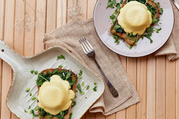 Œufs Végétaliens Alternatifs Benedict Avec Sauce Base Plantes Pain Levain — Photo