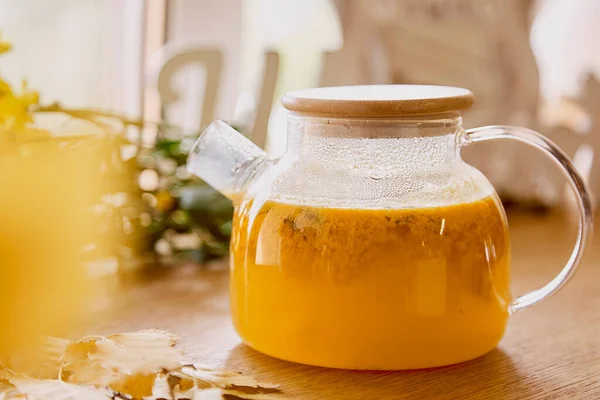 Стеклянный Чайник Натурального Чая Облепихи Органическое Повышение Иммунитета Травяной Чай — стоковое фото