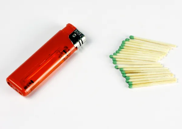 Matches and a lighter — Stock Photo, Image