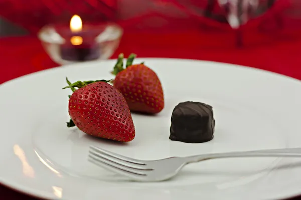 Sevgililer günü tatlı tabağı — Stok fotoğraf