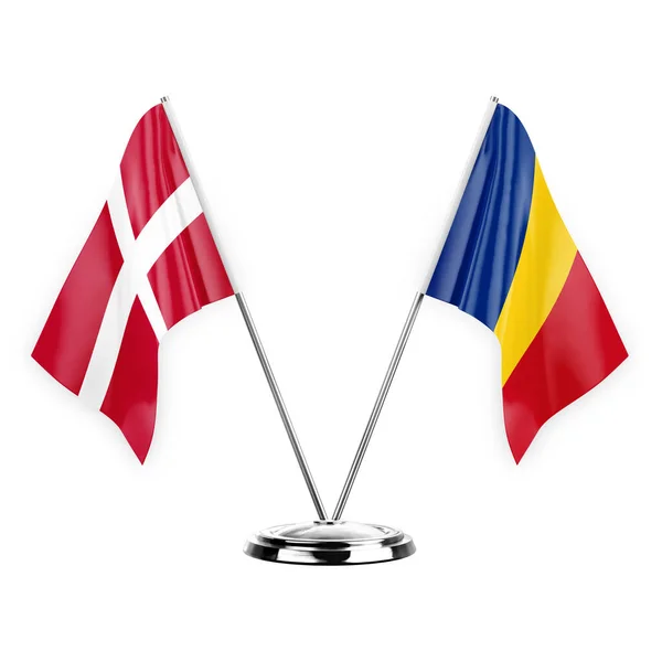 白い背景の3Dイラスト デンマークとルーマニアで隔離された2つのテーブルフラグ — ストック写真