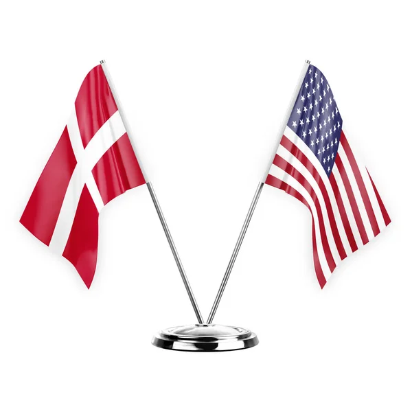 白い背景の3Dイラスト デンマークとウサに隔離された2つのテーブルフラグ — ストック写真