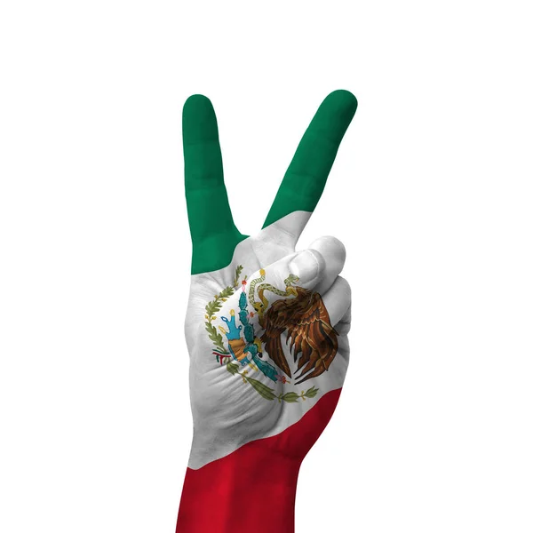 손으로 승리의 표시를 멕시코 사람은 성공의 상징으로 깃발을 그렸으며 배경에 — 스톡 사진