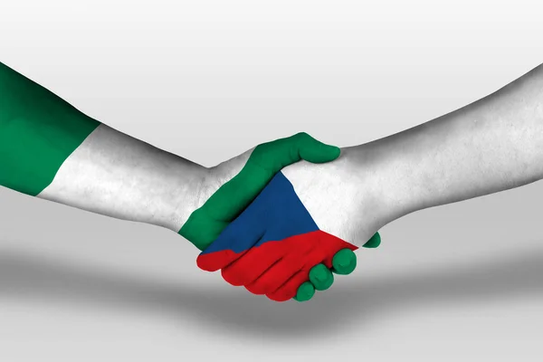 チェコ共和国とナイジェリアの国旗を手描きで握手 クリッピングパス付きイラスト — ストック写真