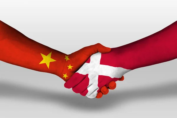 Handshake Denmark China Flags Painted Hands Illustration Clipping Path — Zdjęcie stockowe