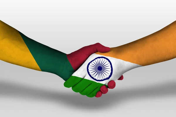 Рукостискання Між Прапорами Індії Литви Намальованими Руках Ілюстрація Відсічним Контуром — стокове фото