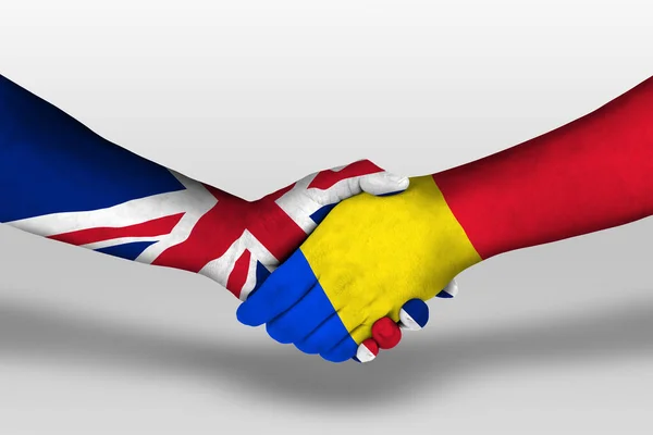 Romanya Birleşik Krallık Bayrakları Arasındaki Sıkışma Ellerinde Boyanmış Resimde Kırpma — Stok fotoğraf