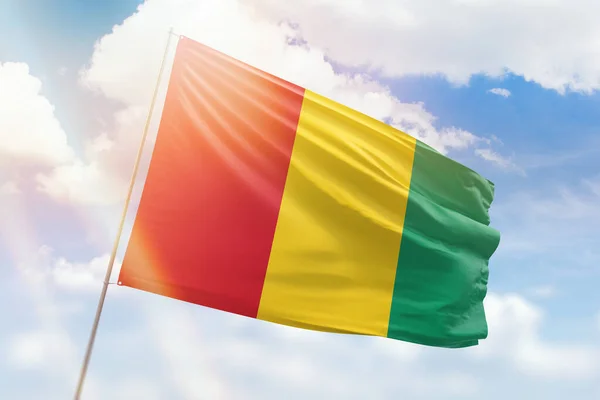 Sunny Blue Sky Flagpole Flag Guinea — Stockfoto