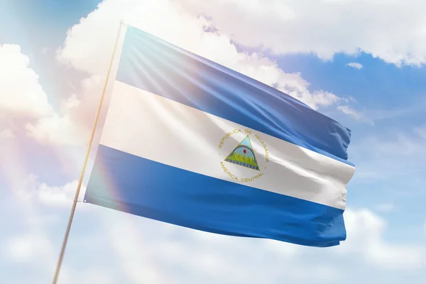 Sunny Blue Sky Flagpole Flag Nicaragua — Foto de Stock