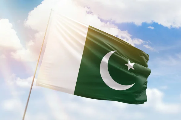Sunny Blue Sky Flagpole Flag Pakistan — ストック写真