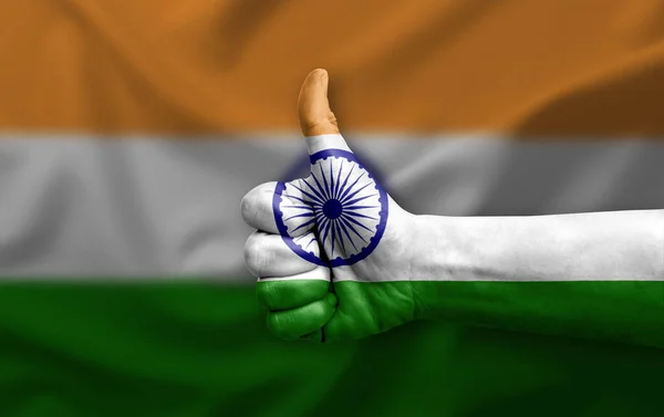 Рука Делает Большой Палец Вверх Раскрашенный Флагом Индии — стоковое фото