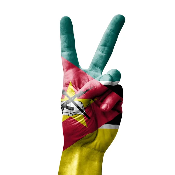 Kézzel Készíti Győzelmi Jelet Mozambik Zászlóval — Stock Fotó