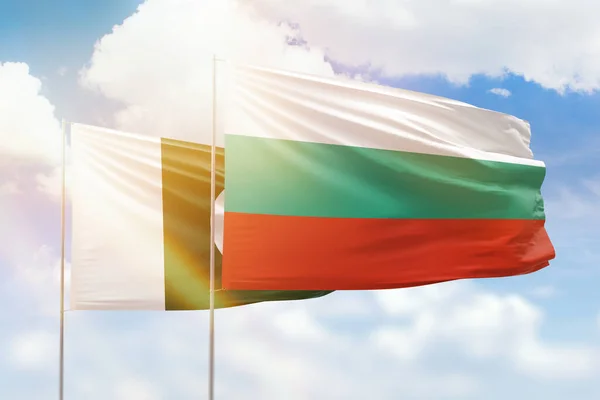 Sunny Blue Sky Flags Bulgaria Pakistan — Foto de Stock
