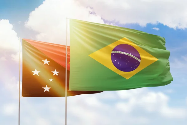 Сонячне Блакитне Небо Прапори Бразилії Папуа Нова Морська — стокове фото