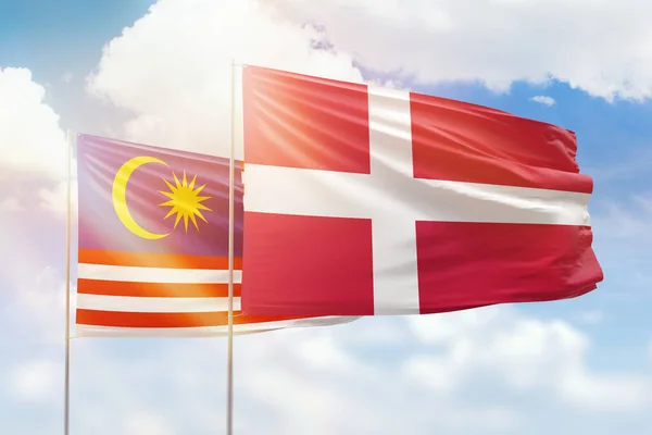 Sunny Blue Sky Flags Denmark Malaysia — Stock fotografie