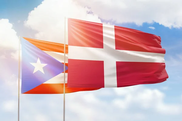 Sunny Blue Sky Flags Denmark Puerto Rico — Stock fotografie