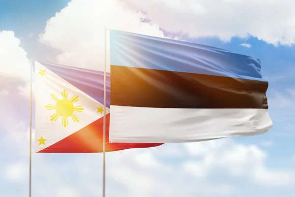Sunny Blue Sky Flags Estonia Philippines — Stok fotoğraf