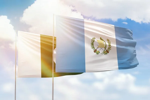 Sunny Blue Sky Flags Guatemala Pakistan — ストック写真