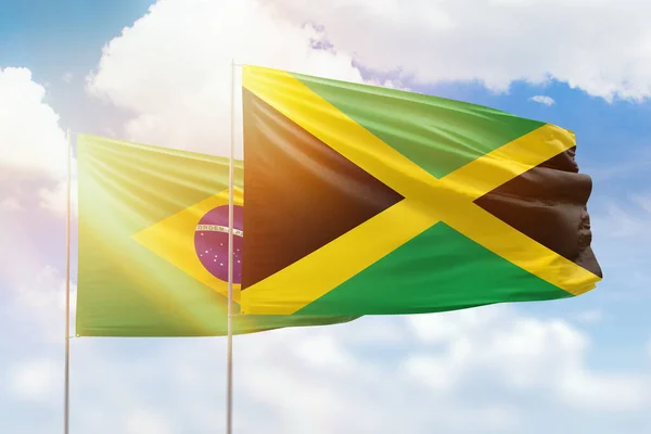 Солнечно Голубое Небо Флаги Ямайки Бразилии — стоковое фото