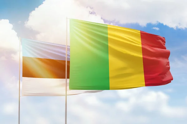 Sunny Blue Sky Flags Mali Estonia — 图库照片