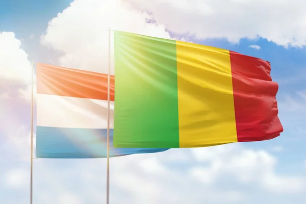 Sunny Blue Sky Flags Mali Luxembourg — 图库照片