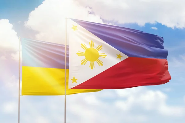 Солнечно Голубое Небо Флаги Филиппин Украины — стоковое фото