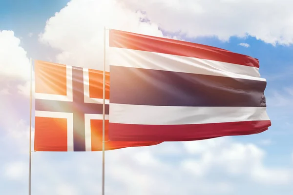 Sunny Blue Sky Flags Thailand Norway — Foto Stock