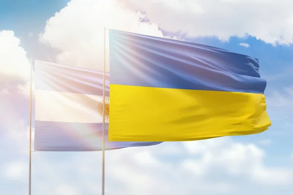 Сонячне Блакитне Небо Прапори України Аргентіни — стокове фото