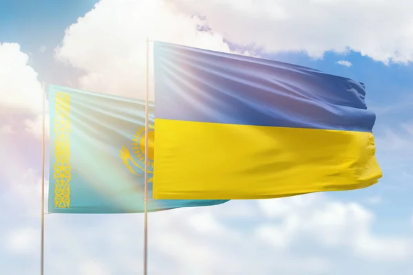 Сонячне Блакитне Небо Прапорами України Казахстану — стокове фото