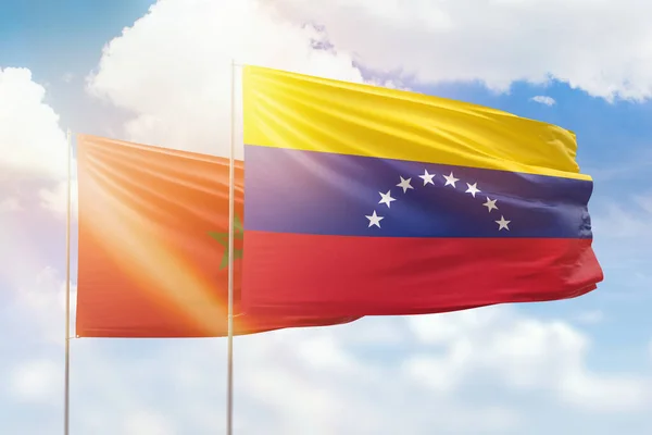 Γαλάζιος Ουρανός Και Σημαίες Της Venezuela Και Του Morocco — Φωτογραφία Αρχείου