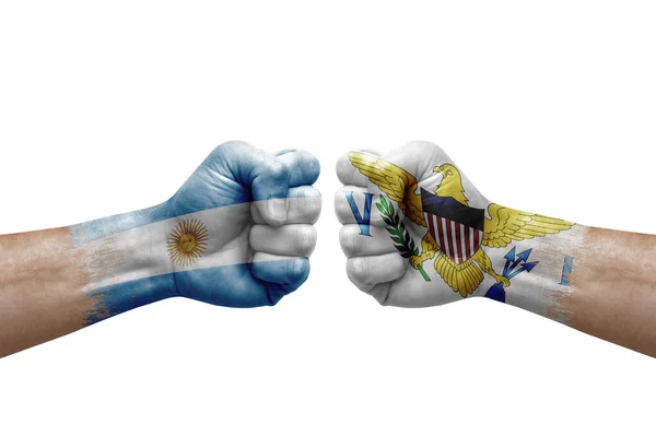 Две Руки Бьют Друг Друга Белом Фоне Флаги Стран Раскрашенные — стоковое фото