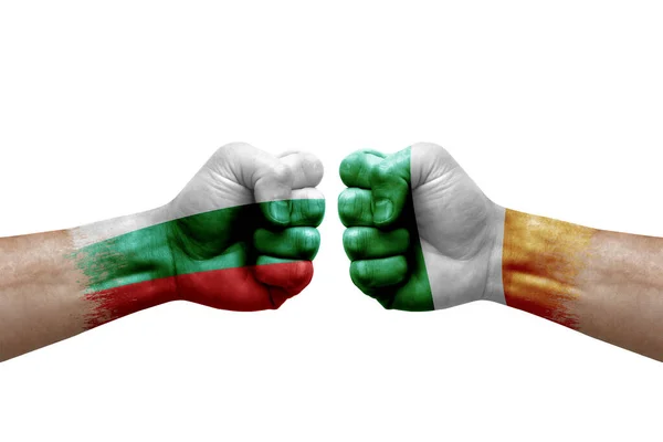 Дві Руки Ють Одна Одну Білому Фоні Державні Прапори Розфарбовані — стокове фото