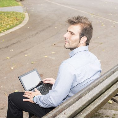 Park adam dizüstü bilgisayar.