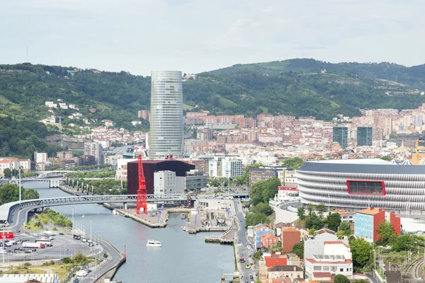 Vue sur la ville moderne de Bilbao, Biscaye, Pays Vasque, Espagne . — Photo