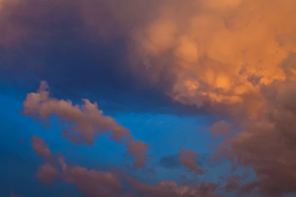 Wolken am Abendhimmel 5 — Stockfoto