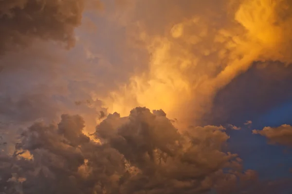 10 夜の空の雲 — ストック写真